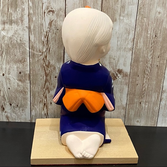 Hakata Geisha Doll Kneeling with Origami Figurine - Picture 4 of 13